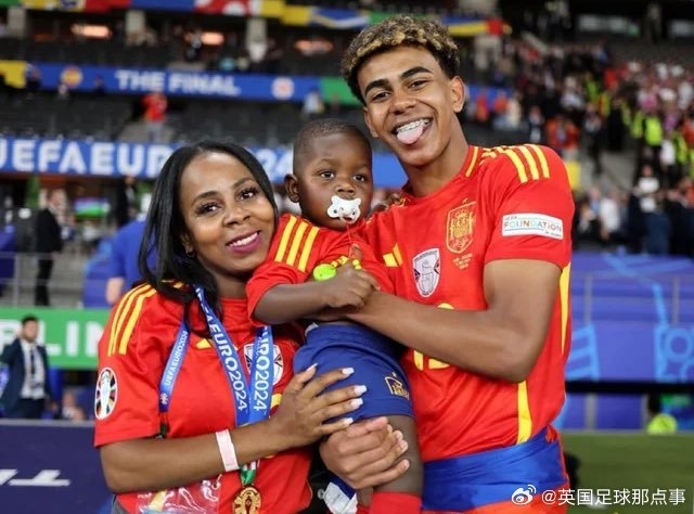 【17岁让全家退休】亚马尔谈及为母亲买房：‘你想要哪一套？