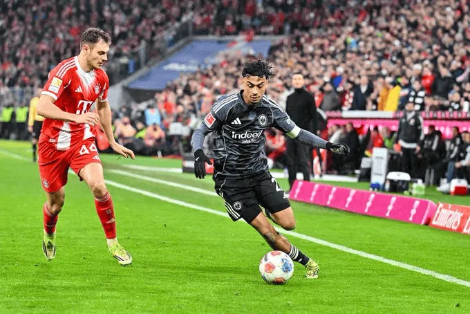 虎牙直播-利物浦球探现场考察边后卫N-布朗，法兰克福要价6000万欧元